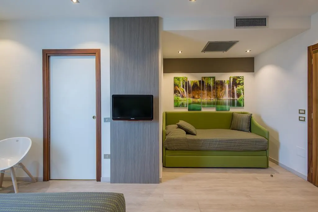 Hotel Ideal Sirmione 4*,  Italy
