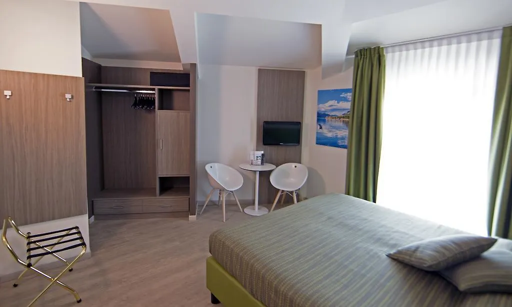 Hotel Ideal Sirmione 4*,  Italy